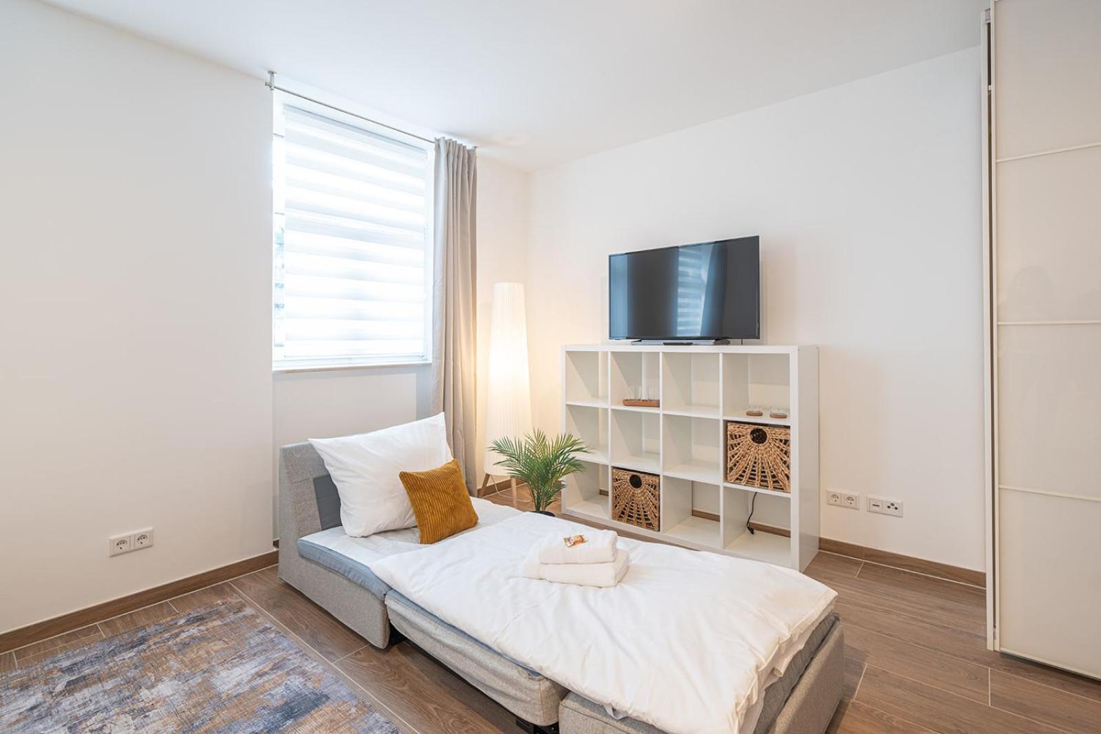 Benville - Grosser Garten - Modern -wlan Appartement